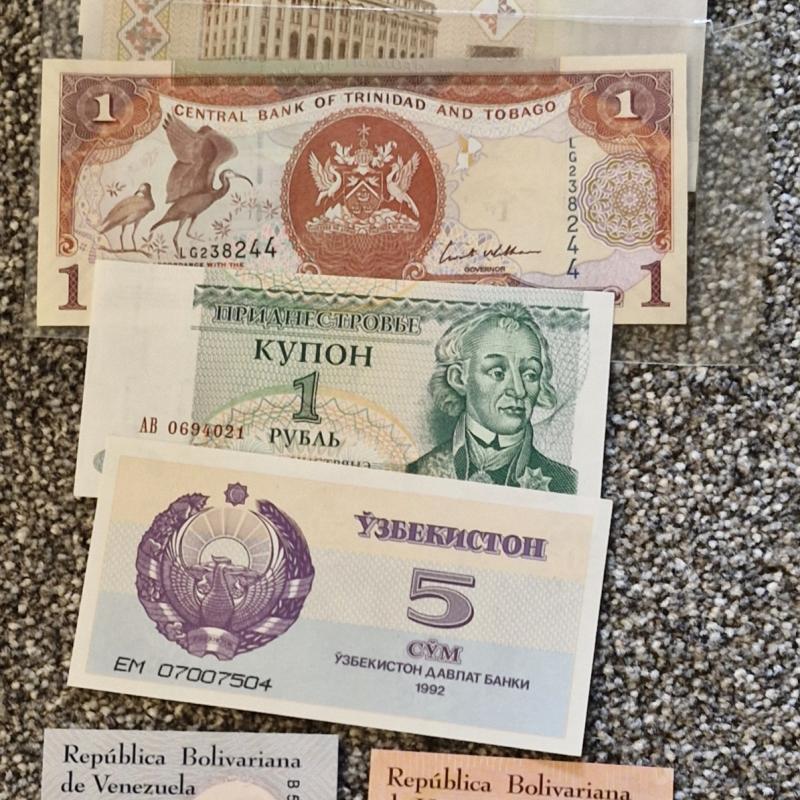 32 x world Bank notes various