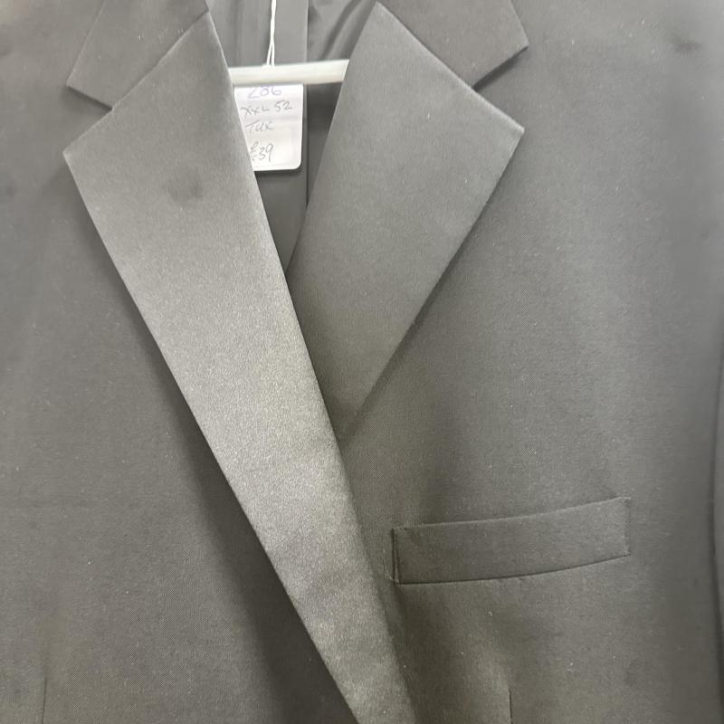 Mens M&S Luxury Tuxedo Size UK Chest 52 Medium shelf 286