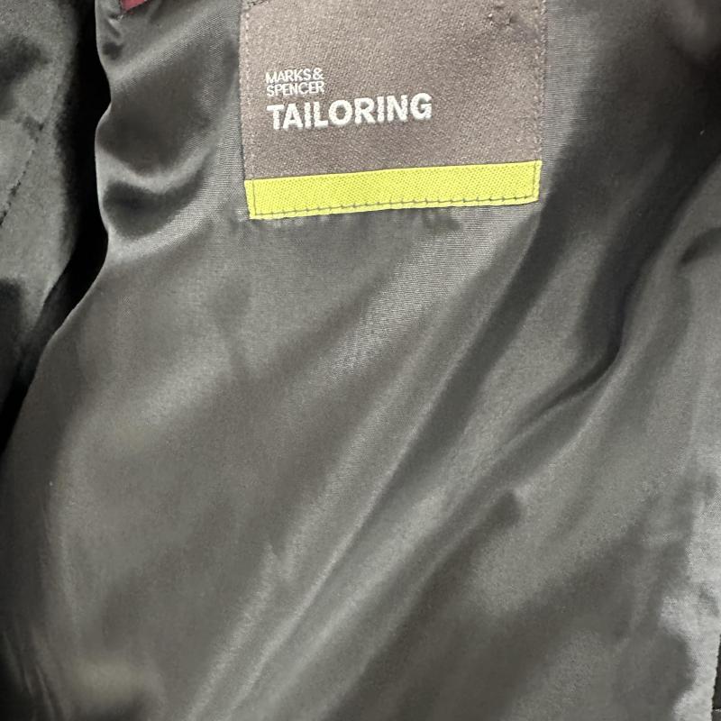 Mens M&S Luxury Tuxedo Size UK Chest 52 Medium shelf 286