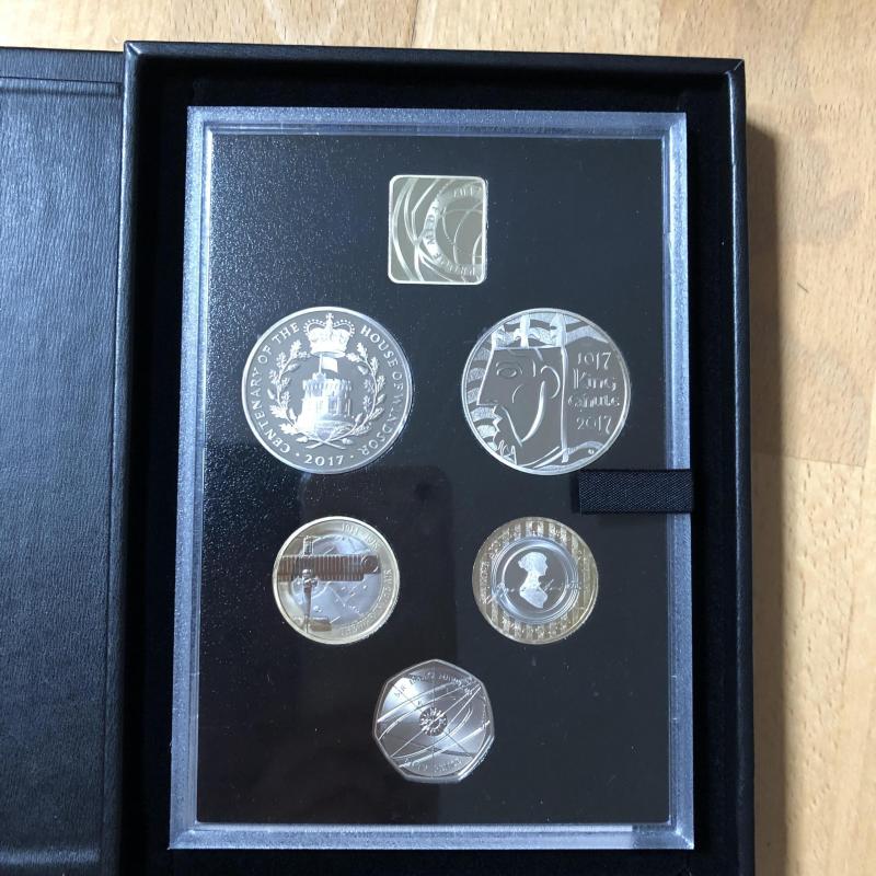 2017 Annual Proof Coin Set Royal Mint - Isaac Newton - Jane Austen - Aviation