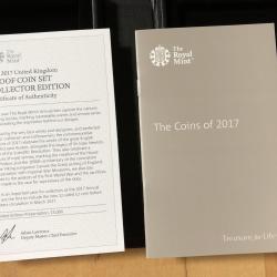 2017 Annual Proof Coin Set Royal Mint - Isaac Newton - Jane Austen - Aviation