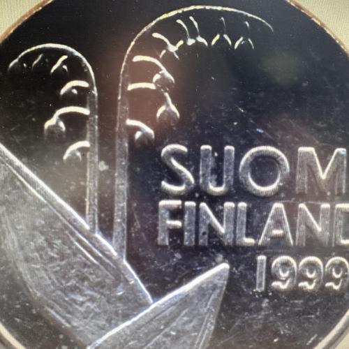 Finland 2000 10 Ten Pennia Lily Of The Valley Honeycombs