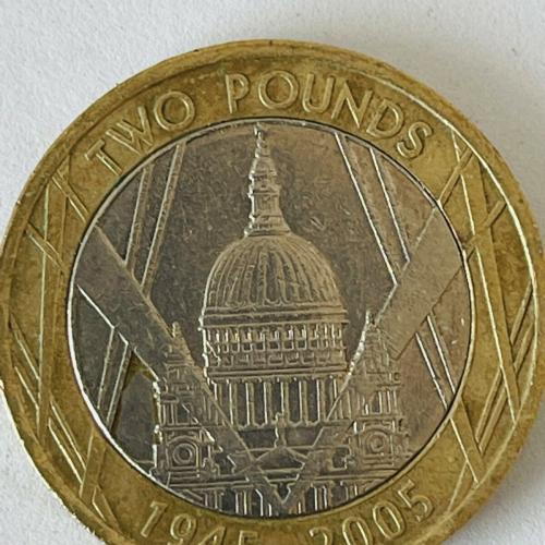 St Paul’s Cathedral 2005 Writing Correct Way Up Heads Side Up  £2 World War 2