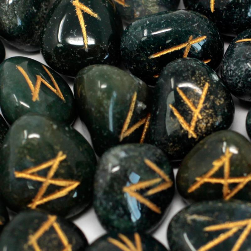 Rune Stones Set in Pouch-Bloodstone (incl p&p)
